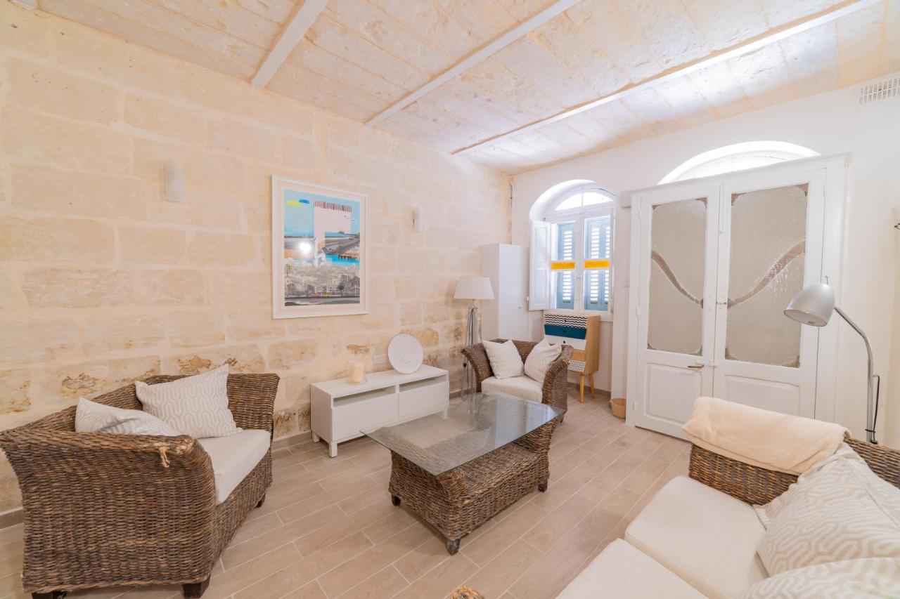 Central Valletta Townhouse-Hosted By Sweetstay Exterior photo