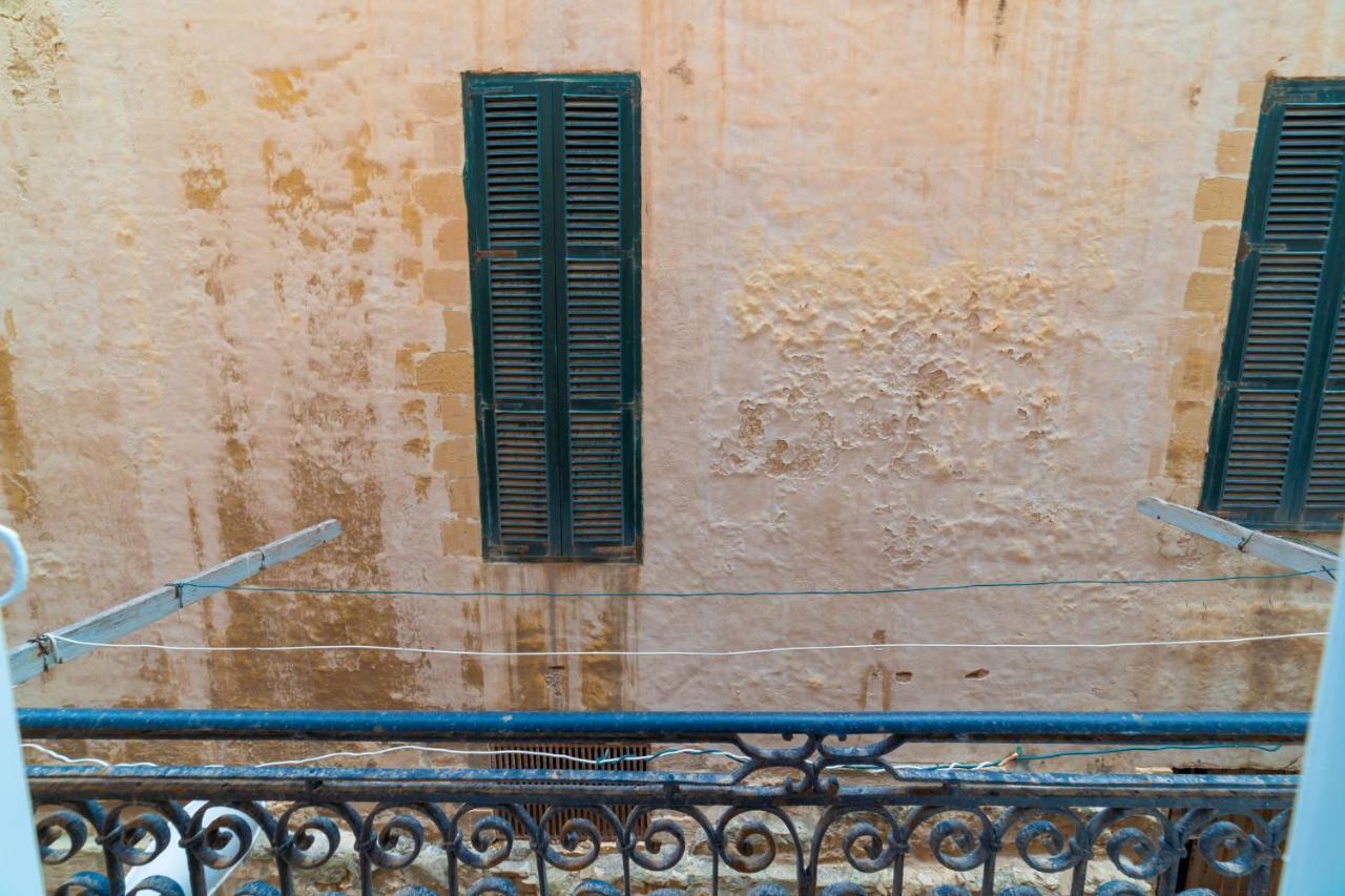 Central Valletta Townhouse-Hosted By Sweetstay Exterior photo